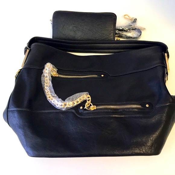 V-Design Handbags - ❌SOLD❌🆕Black V- Design Shoulder/Crossbody Bag